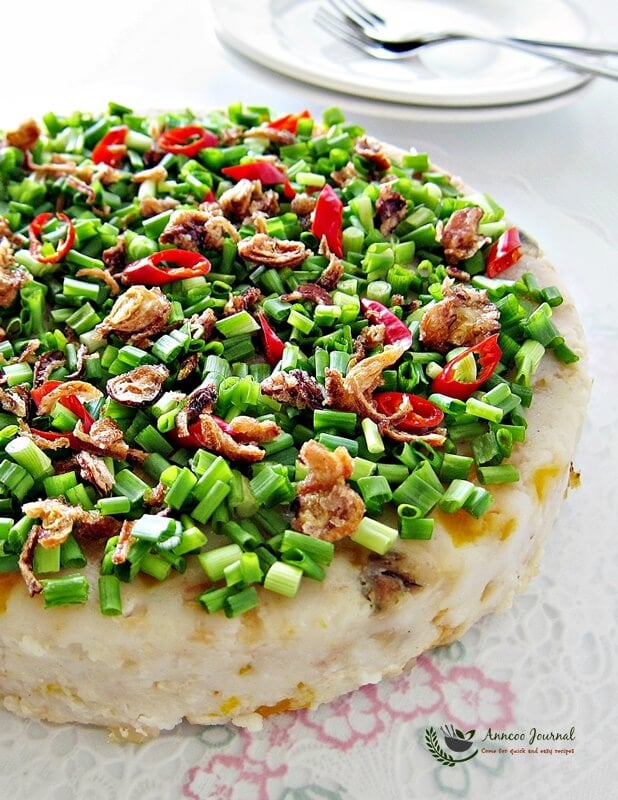 savoury pumpkin kuih