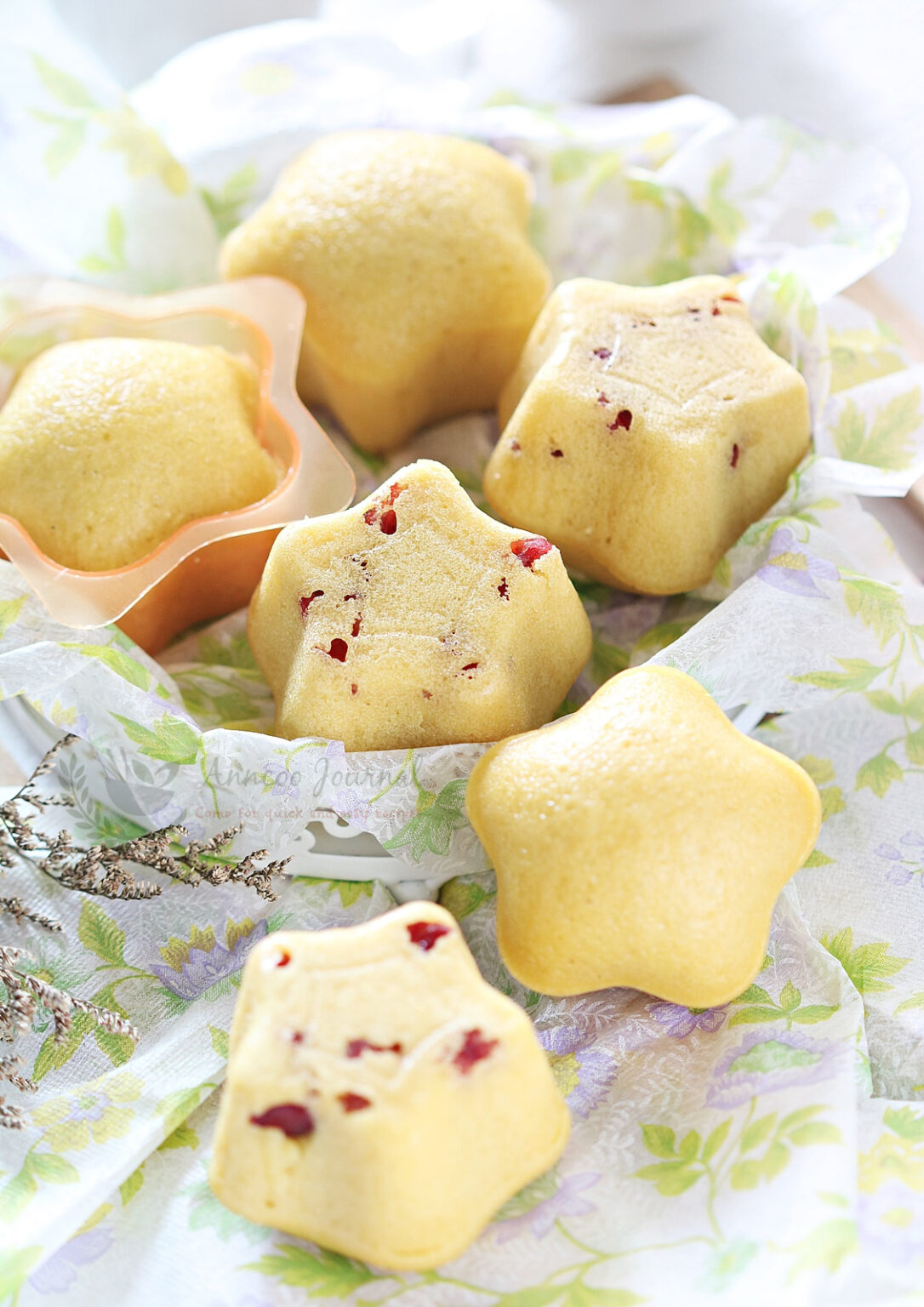Steamed Sponge Cakes 蒸小松糕 - Anncoo Journal
